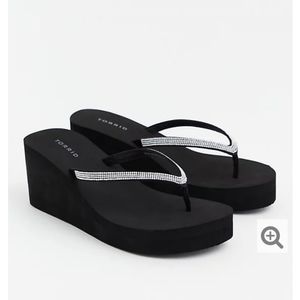 TORRID BLACK RHINESTONES PLATFORM EVA THONG